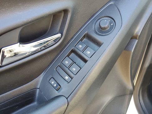 Used 2022 Chevrolet Trax LT w/ LT Convenience Package image 22