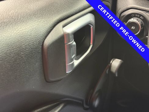 Used 2020 Jeep Wrangler Sport image 21