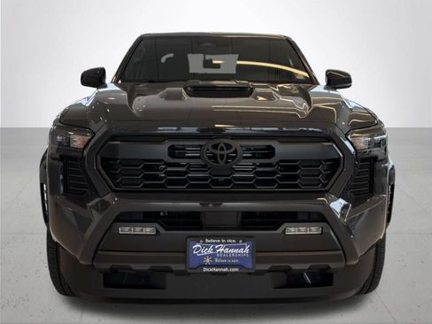 Used 2026 Toyota Tacoma TRD Sport AWD/4WD image 3