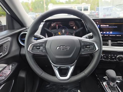 New 2026 Chevrolet Trax LT w/ Driver Confidence Package FWD image 15