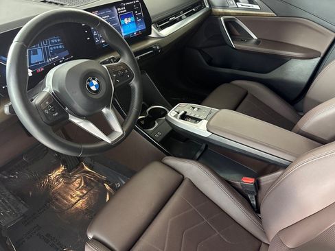 Used 2023 BMW X1 xDrive28i w/ Convenience Package AWD/4WD image 4