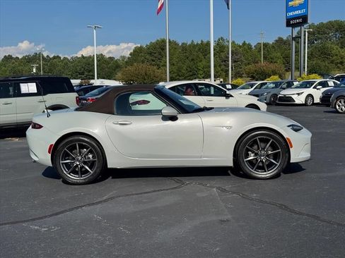 Used 2019 MAZDA MX-5 Miata Grand Touring RWD image 2