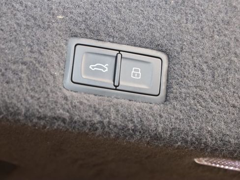 Used 2021 Lamborghini Urus image 81