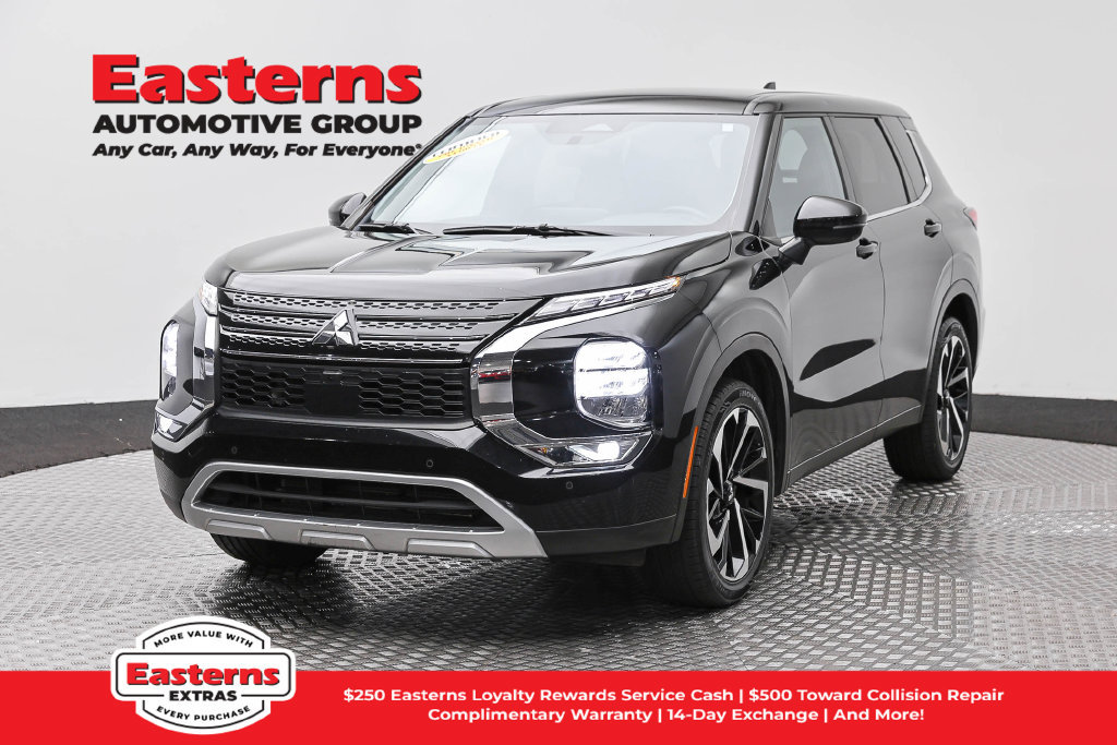 Used 2024 Mitsubishi Outlander SE FWD image 1