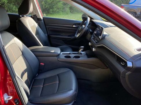 Used 2022 Nissan Altima 2.5 SR FWD image 34