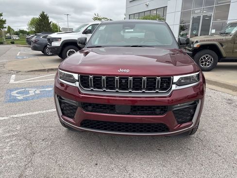 New 2026 Jeep Grand Cherokee Summit AWD/4WD image 10