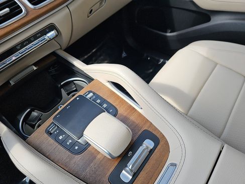 Certified 2023 Mercedes-Benz GLS 450 4MATIC image 27