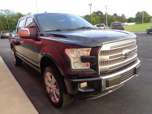 Used 2015 Ford F150 Platinum w/ Equipment Group 701A Luxury AWD/4WD image 4