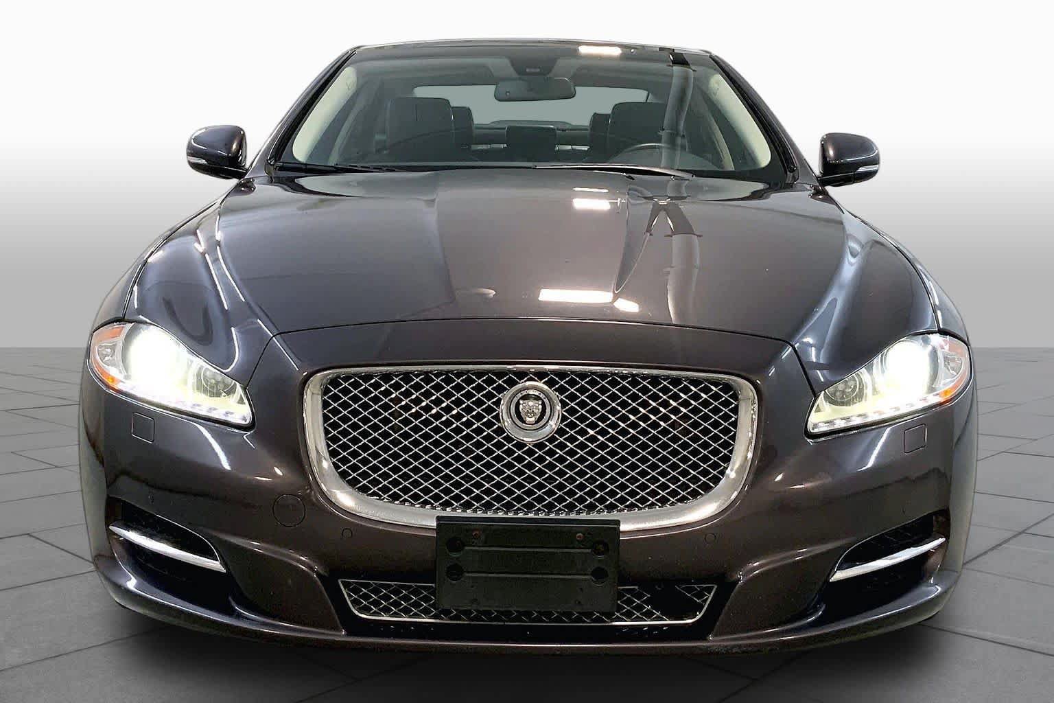 Used 2011 Jaguar XJ RWD image 3
