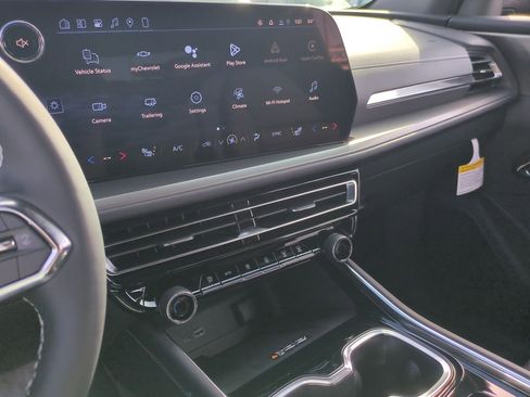 New 2026 Chevrolet Traverse LT image 13