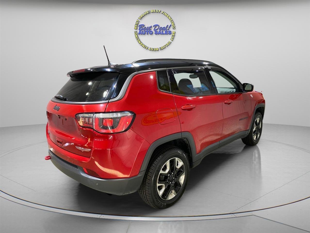Used 2017 Jeep Compass Trailhawk w/ Navigation Group AWD/4WD image 4