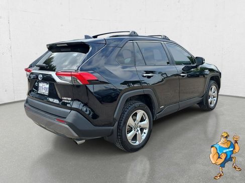 Used 2021 Toyota RAV4 Limited AWD/4WD image 5