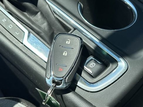 Used 2023 Chevrolet Equinox LS AWD/4WD image 38