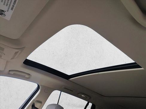 Used 2024 Cadillac XT6 Premium Luxury w/ Technology Package image 16