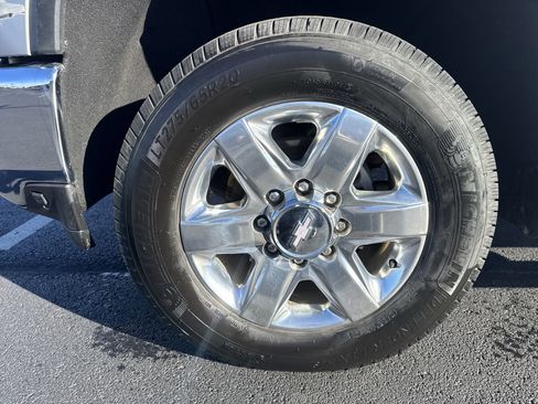 Used 2020 Chevrolet Silverado 2500 LTZ w/ LTZ Premium Package image 10