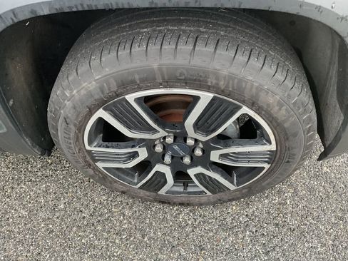 Used 2019 GMC Acadia SLT w/ Black Edition image 11