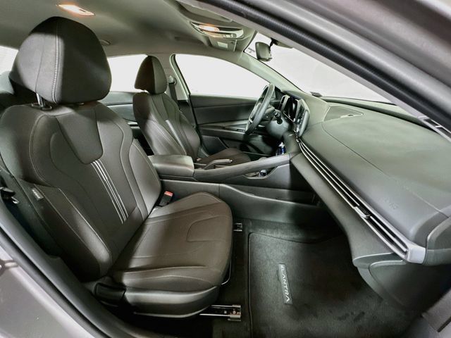 Used 2023 Hyundai Elantra SEL FWD image 25