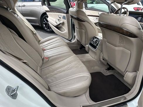 Used 2017 Mercedes-Benz S 550 Sedan image 25