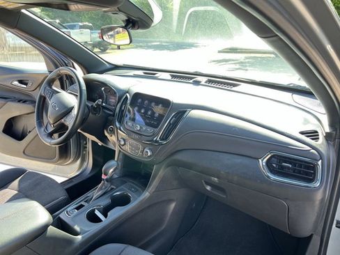 Used 2024 Chevrolet Equinox RS FWD image 29