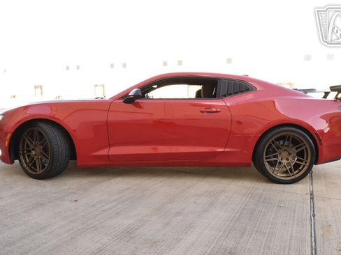Used 2016 Chevrolet Camaro SS image 17