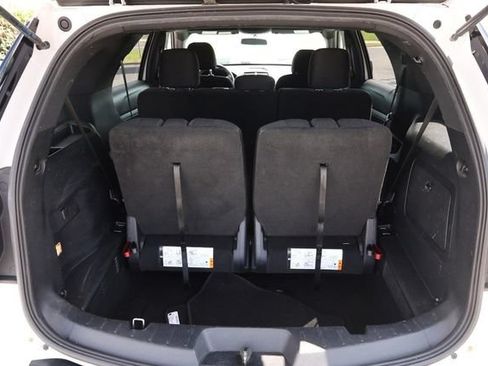 Certified 2017 Ford Explorer XLT FWD image 7