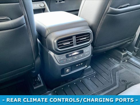 Used 2025 Honda Pilot Elite image 10