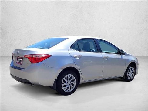 Used 2017 Toyota Corolla LE w/ Carpet Mat Package (TMS) FWD image 9