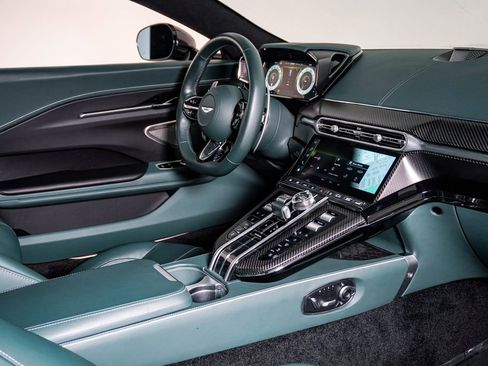 Used 2025 Aston Martin V8 Vantage Coupe RWD image 16