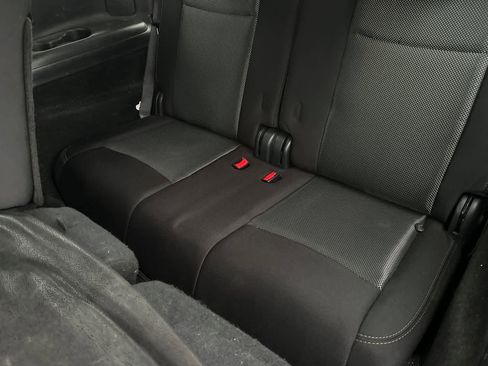 Used 2019 Nissan Pathfinder S image 16