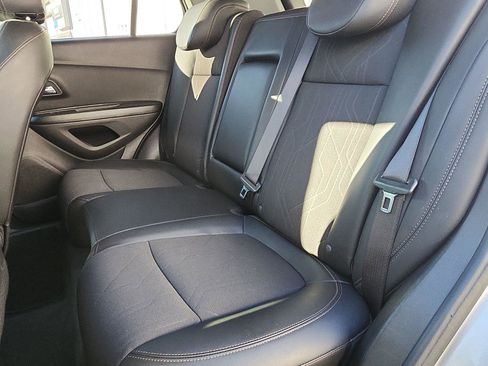 Used 2022 Chevrolet Trax LT w/ Sport Edition image 22