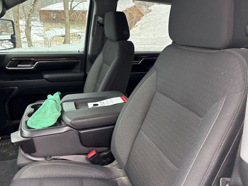 Used 2024 Chevrolet Silverado 2500 LT w/ Convenience Package image 9