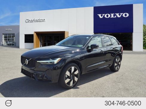 Certified 2025 Volvo XC60 T8 Plus w/ Climate Package image 7