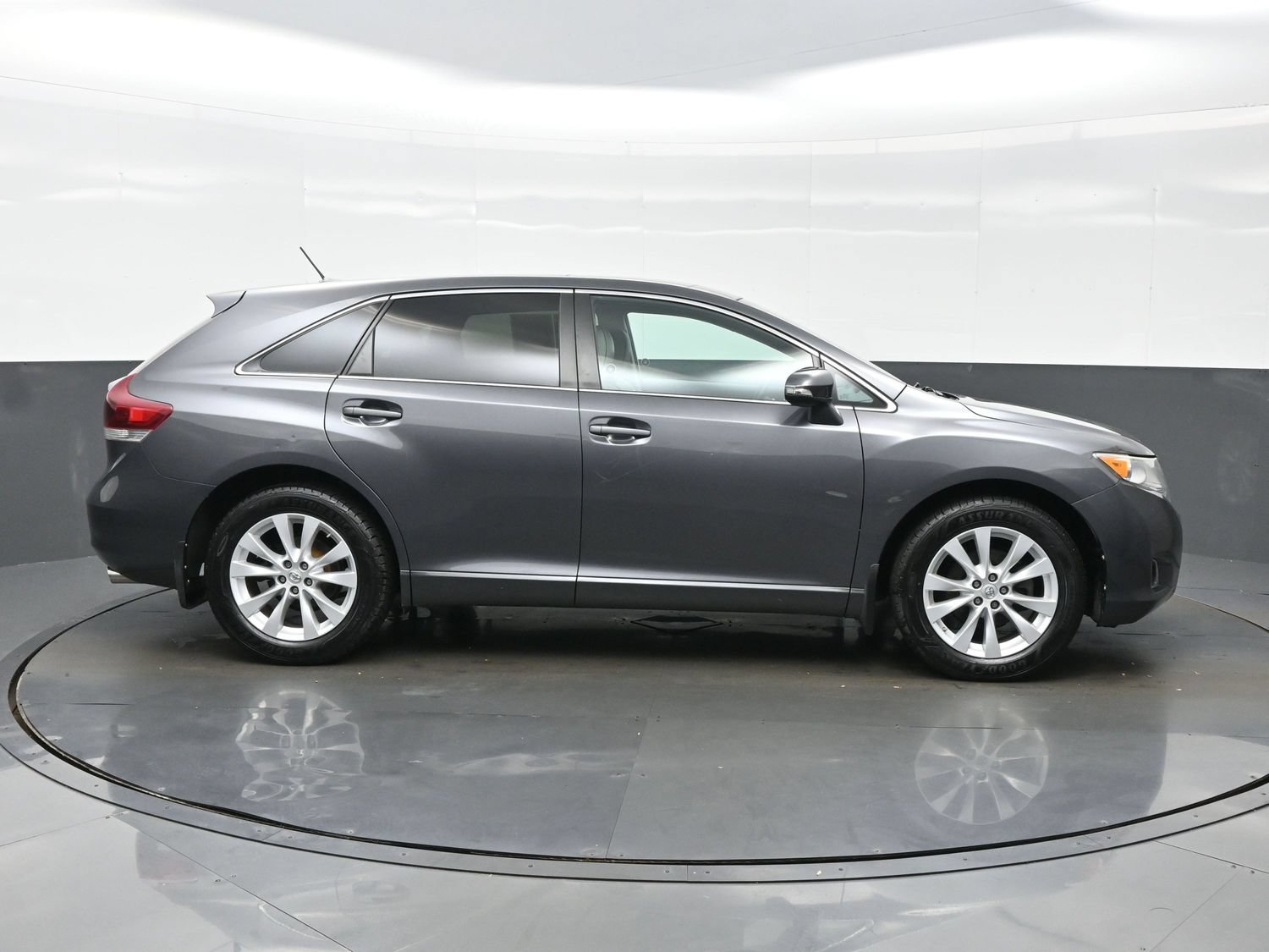 Used 2014 Toyota Venza XLE FWD image 7
