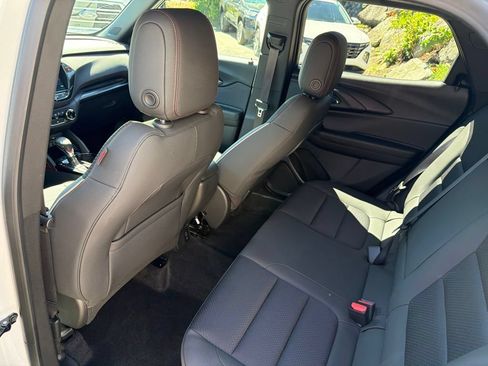 Used 2023 Chevrolet TrailBlazer RS w/ Technology Package AWD/4WD image 18
