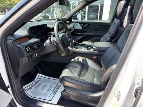 Used 2025 Lincoln Aviator Black Label w/ Black Label Special Edition AWD/4WD image 16