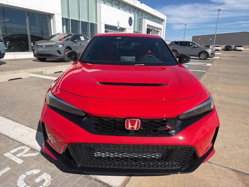 Used 2025 Honda Civic Type R image 2