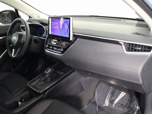 Used 2026 Toyota Corolla Cross XLE w/ Convenience Package FWD image 9