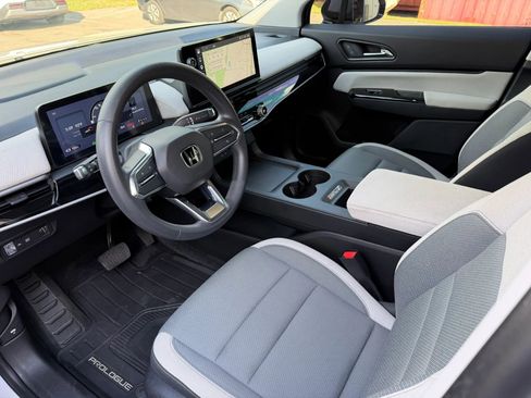 Used 2024 Honda Prologue EX image 12