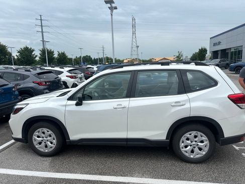 Used 2021 Subaru Forester AWD/4WD image 9