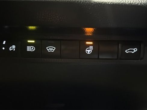 Used 2023 Toyota RAV4 XLE Premium image 21