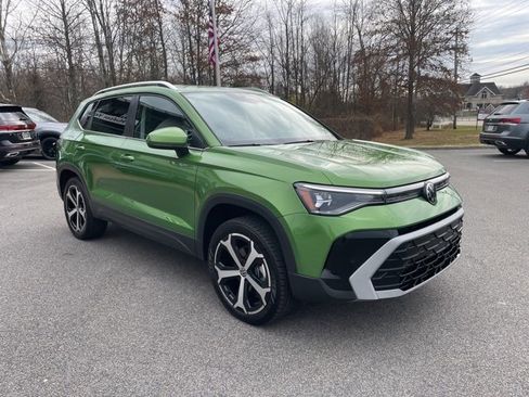 Certified 2025 Volkswagen Taos SEL image 5