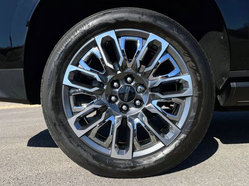 Used 2024 GMC Yukon XL Denali Ultimate image 69