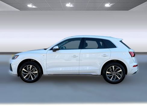 Used 2023 Audi Q5 2.0T Premium Plus w/ Premium Plus Package image 2