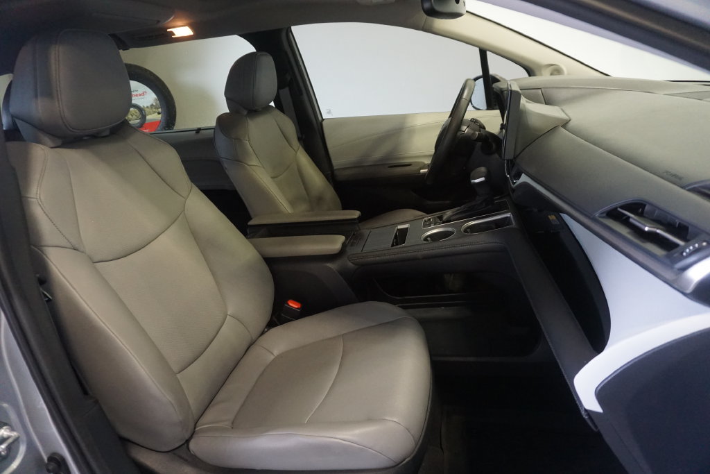 Used 2025 Toyota Sienna XLE w/ XLE Plus Package AWD/4WD image 23