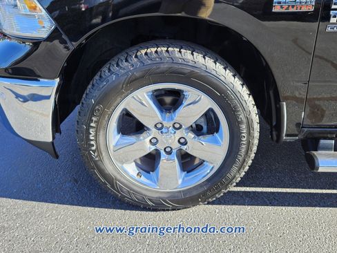 Used 2019 RAM 1500 Big Horn image 9