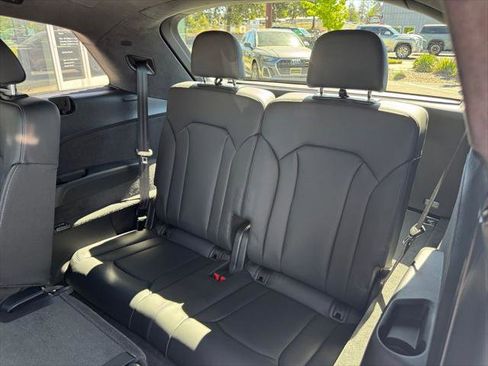 New 2025 Audi Q7 3.0T Prestige image 25