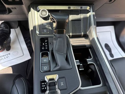Used 2026 Lexus GX 550 w/ Accessory Package (31) AWD/4WD image 24