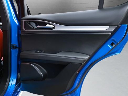 Used 2023 Alfa Romeo Stelvio Veloce image 20