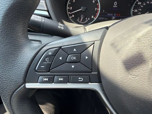 Used 2025 Nissan Altima 2.5 SV FWD image 27