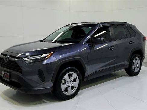 Used 2025 Toyota RAV4 LE AWD/4WD image 3